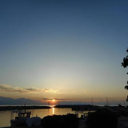 Akroyali Seafront Retreat - Charming بيت ريفي Agios Andreas (Messenia)