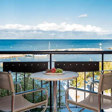 Akroyali Seafront Retreat - Charming Agios Andreas (Messenia)