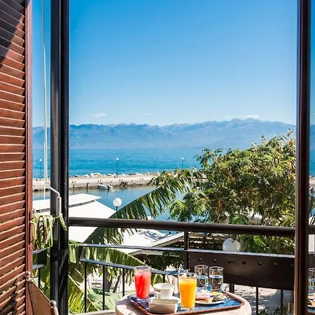 Akroyali Seafront Retreat - Charming