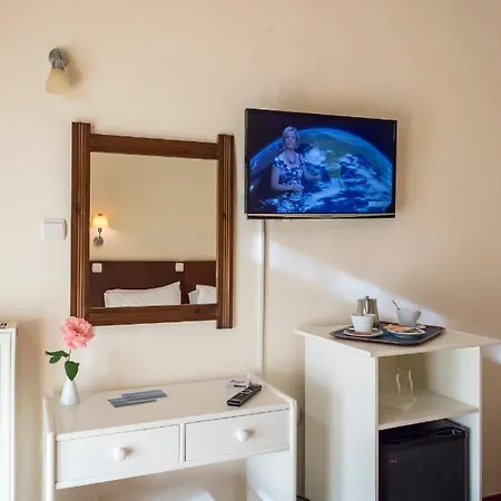 Akroyali Seafront Retreat - Charming Han/Misafirhane 3*