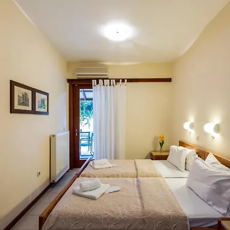Kro Akroyali Seafront Retreat - Charming