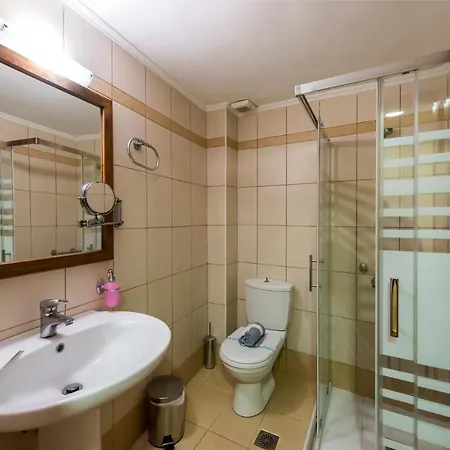 Han/Misafirhane Akroyali Seafront Retreat - Charming Agios Andreas (Messenia)
